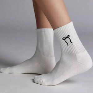 URBAN OUTFITTERS Icon Quarter Crew Embroidered Black Bow Ribbon Sock OS